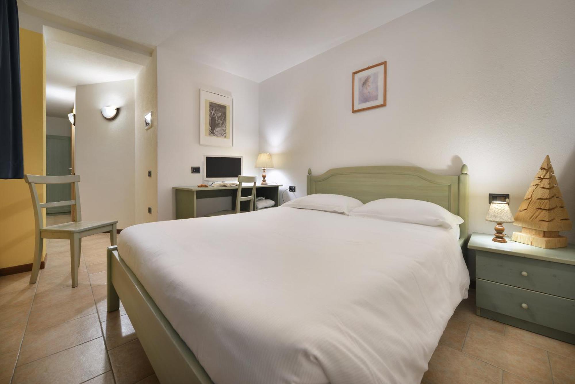 Hotel Tambo Campodolcino Bagian luar foto