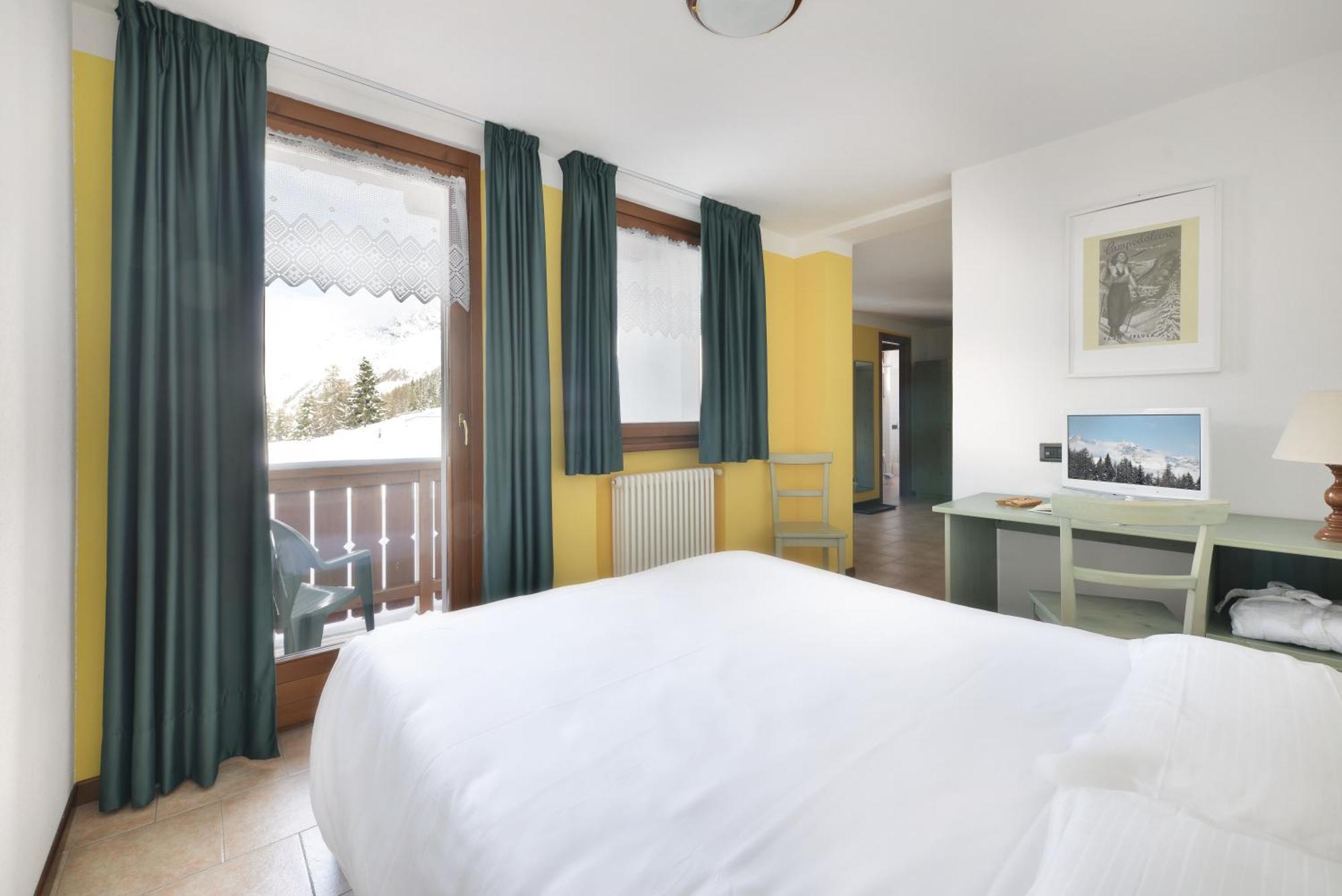 Hotel Tambo Campodolcino Bagian luar foto