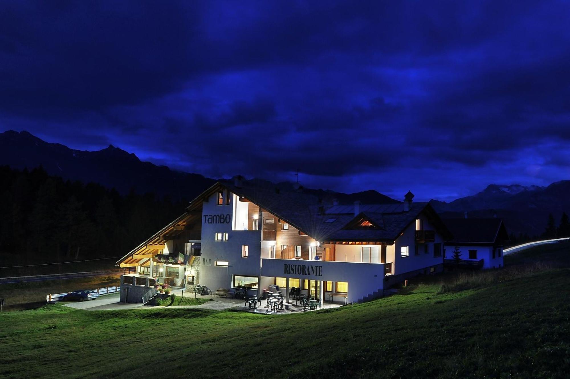 Hotel Tambo Campodolcino Bagian luar foto