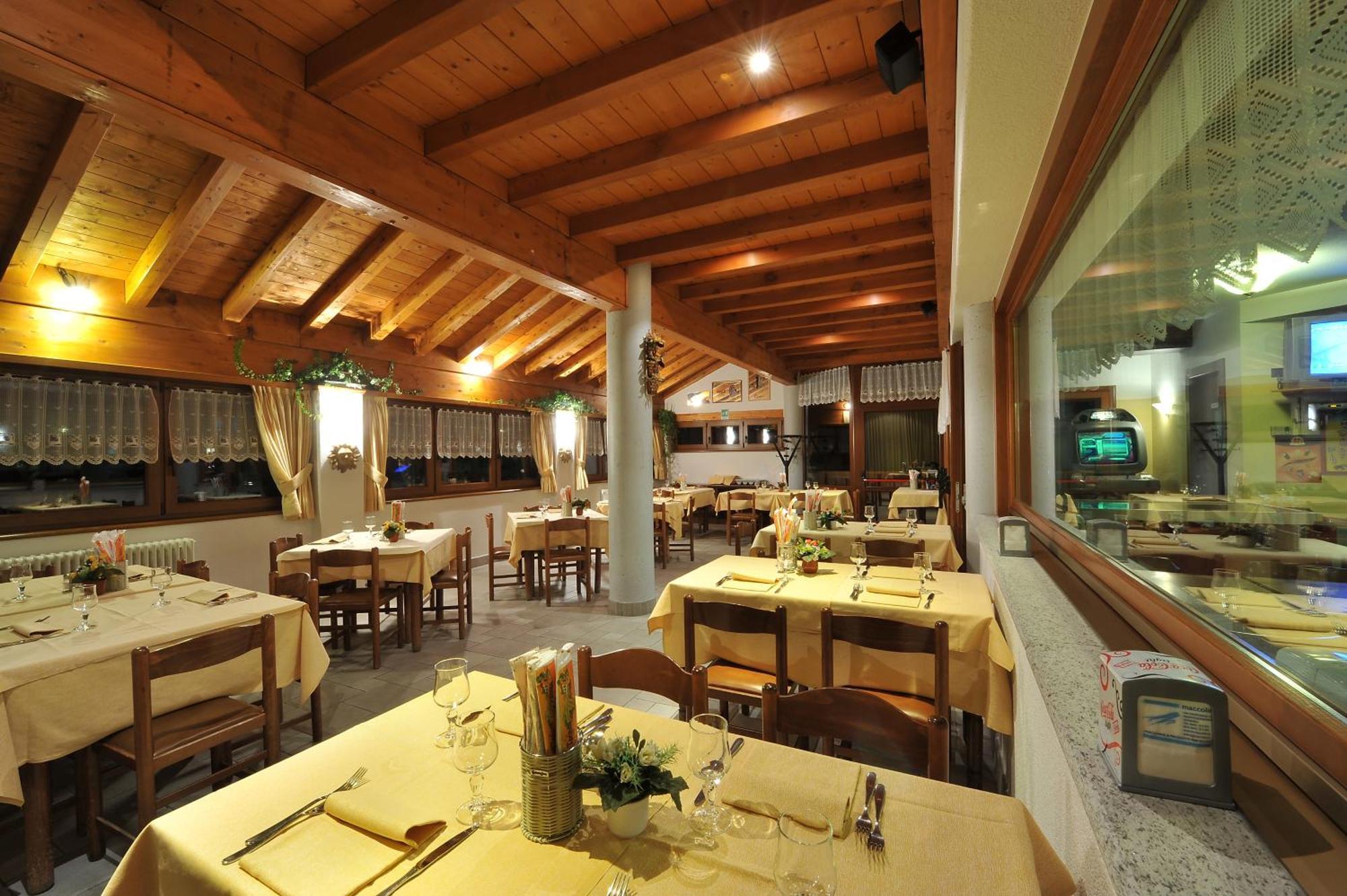Hotel Tambo Campodolcino Bagian luar foto